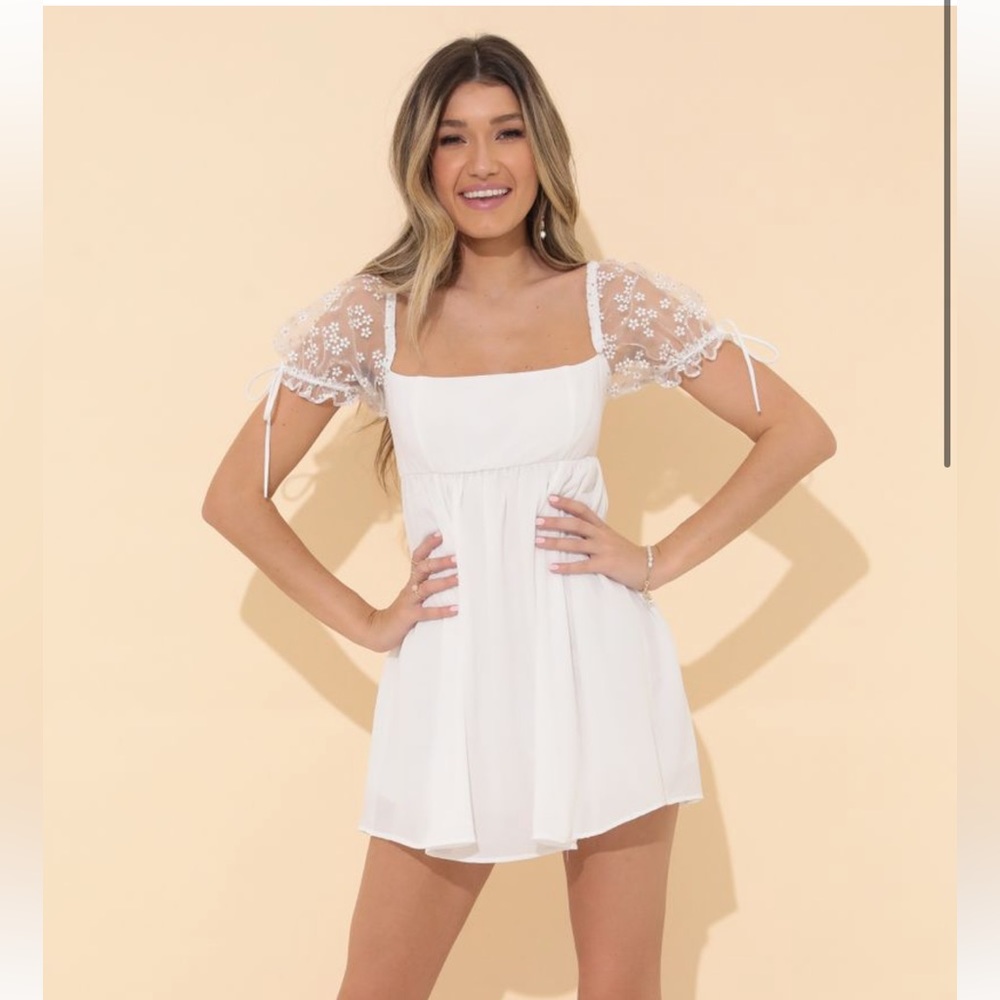 Lucy In The Sky Emerson White Babydoll dress